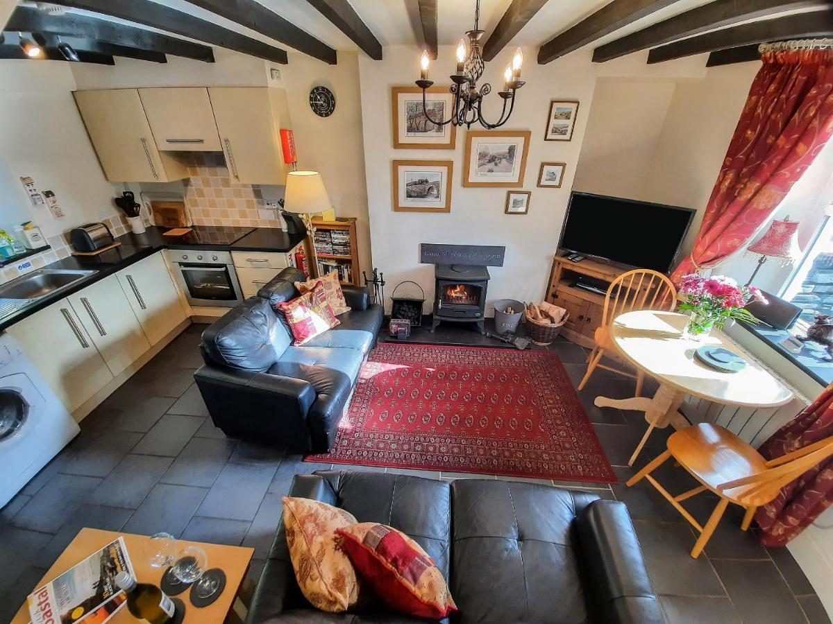 באלנאו פסטיניוג Bwthyn Ger Afon Riverplace Cottage מראה חיצוני תמונה